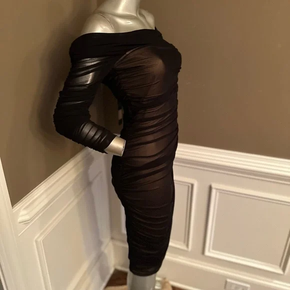 NWT FASHION NOVA Runched Off The Shoulder MIDI Dress Sz Large - Picture 4 of 5